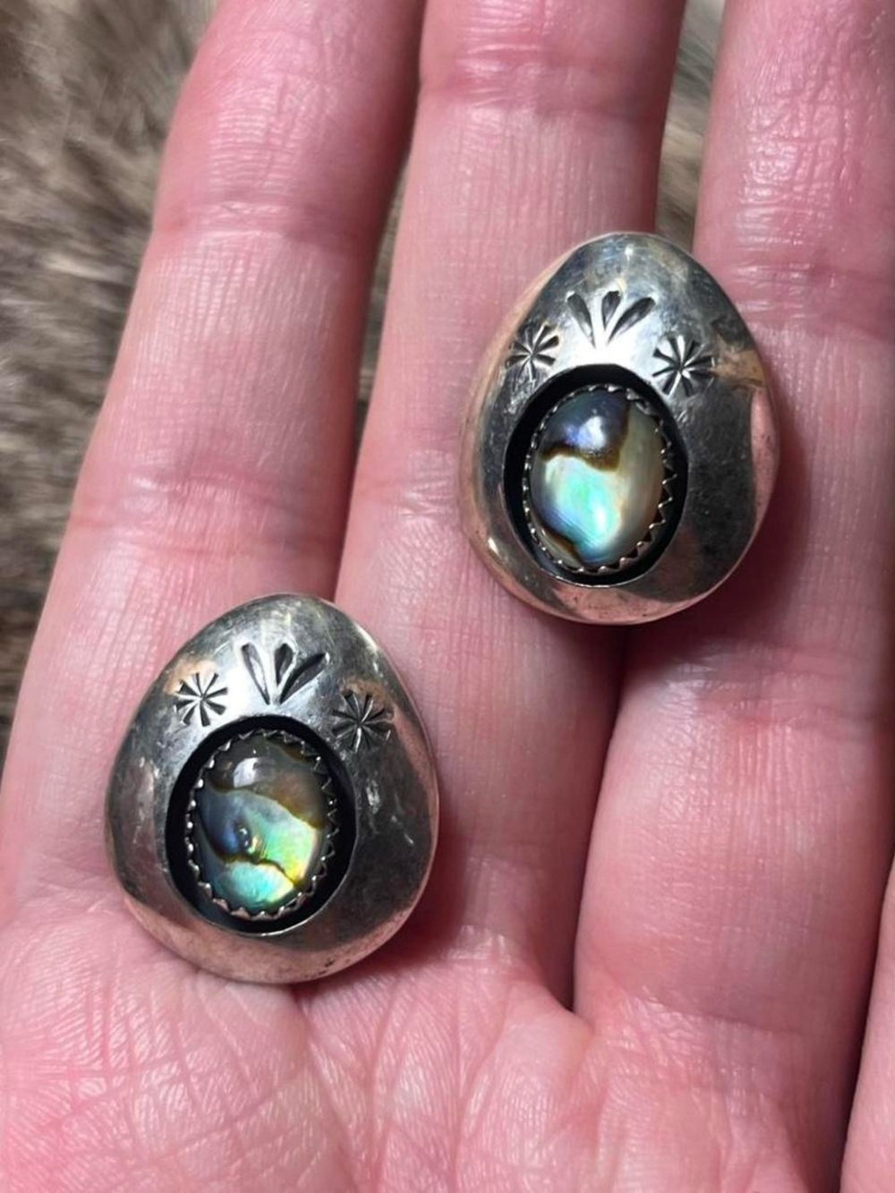 STUNNING vintage sterling silver Teddy Goodluck abalone clip on earrings